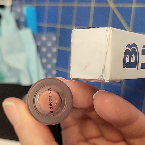 Buxom Full-On Plumping Lip Matte 4.2ml NIB - Brunching - Picture 2 of 2